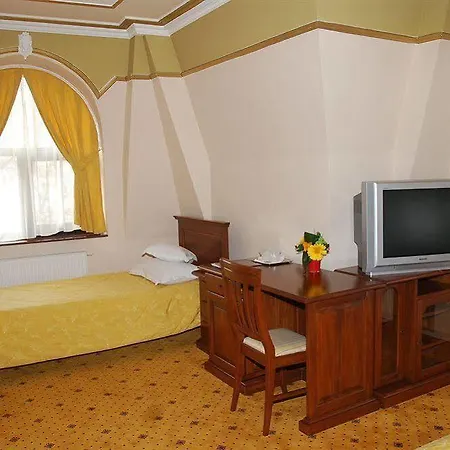 Guest house Crama Haiducilor 4*