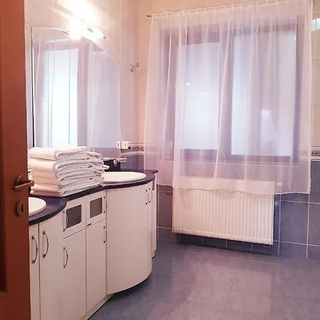 Maison d'hôtes Crama Haiducilor 4*